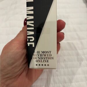 IL MAKIAGE Flawless Base Foundation
Color glow 120